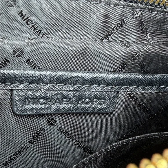 Michael Kors’s NWOT luxury leather black Crossbody bag w/gold hardware, - Picture 9 of 11